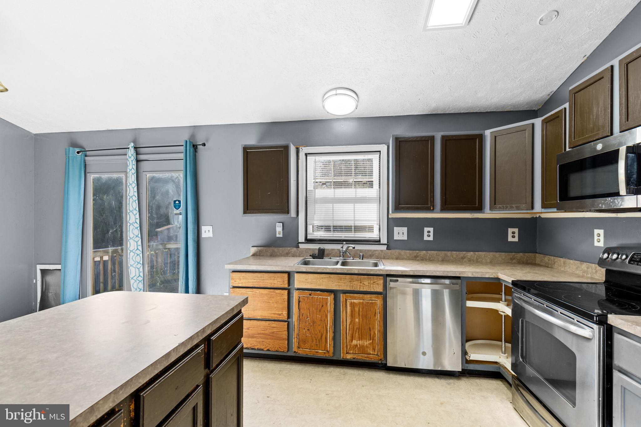 7614 REGENCY GLEN DRIVE