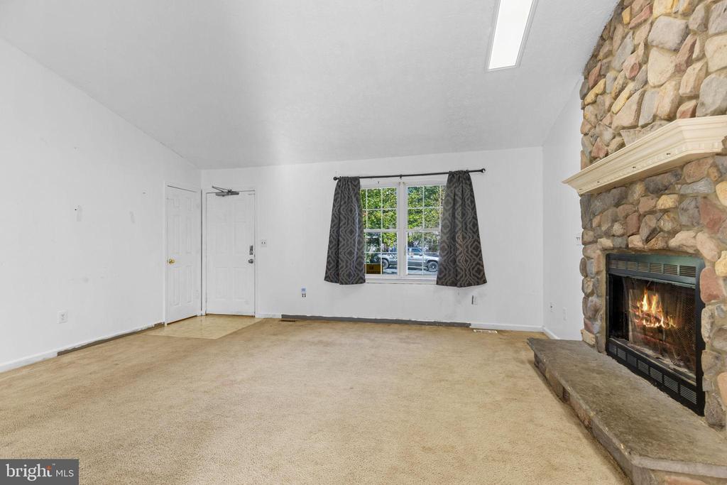 7614 REGENCY GLEN DRIVE