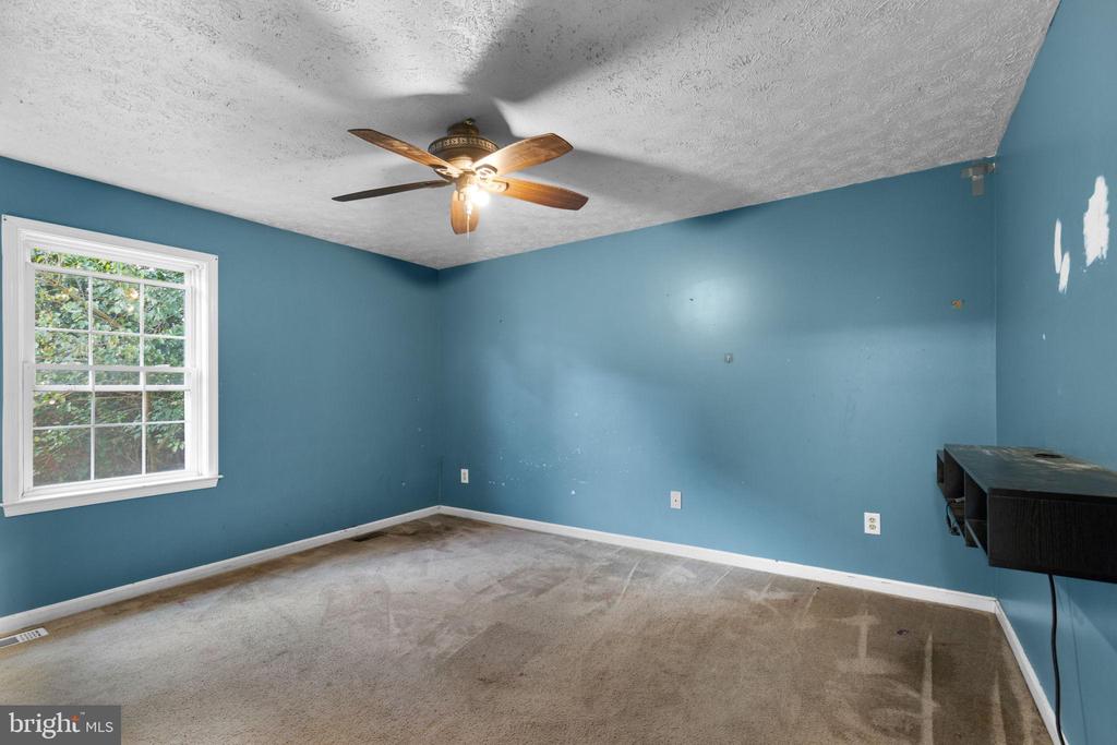 7614 REGENCY GLEN DRIVE