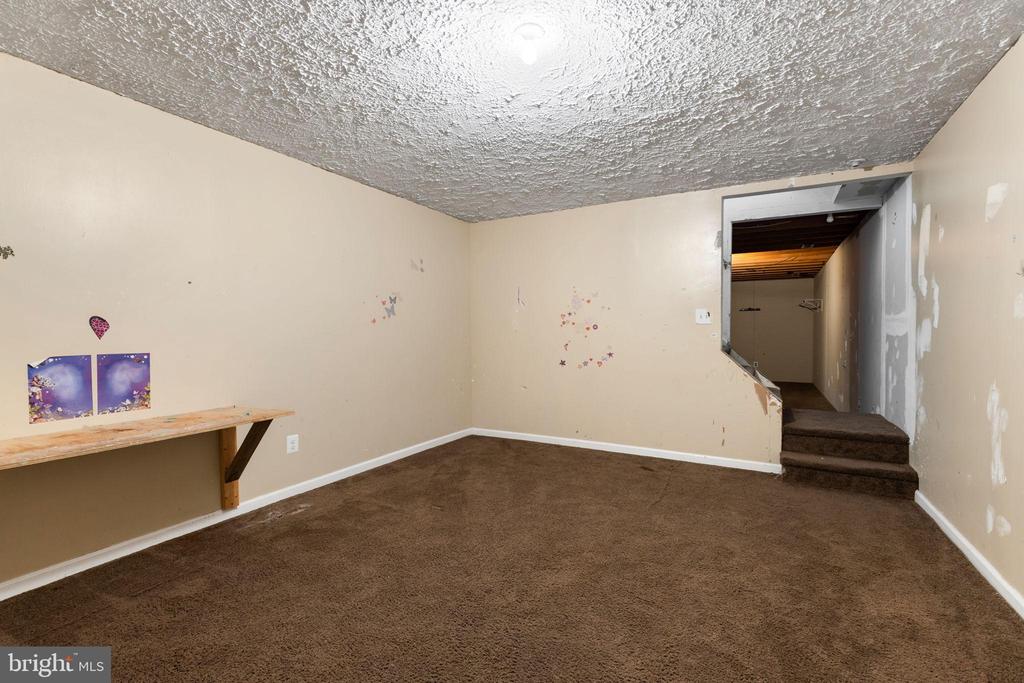 7614 REGENCY GLEN DRIVE