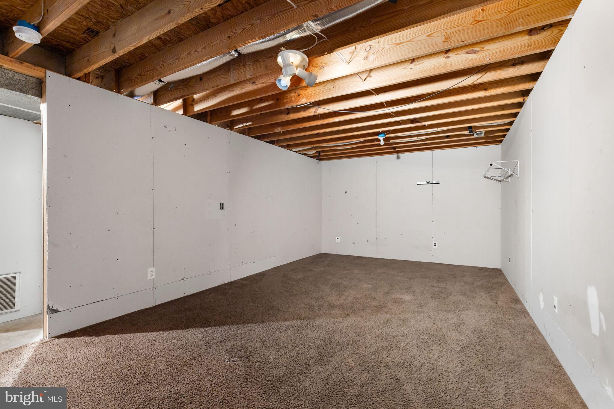 7614 REGENCY GLEN DRIVE