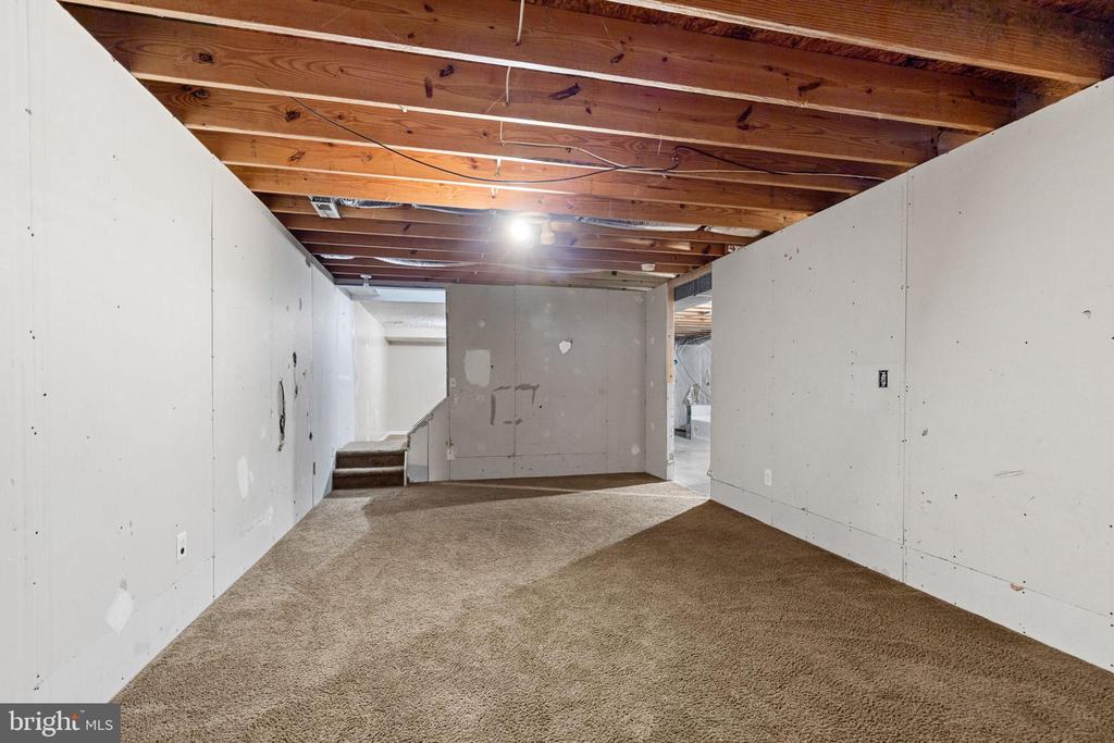 7614 REGENCY GLEN DRIVE