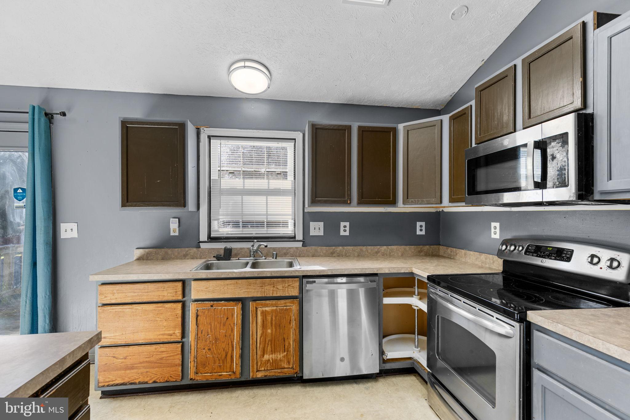 7614 REGENCY GLEN DRIVE