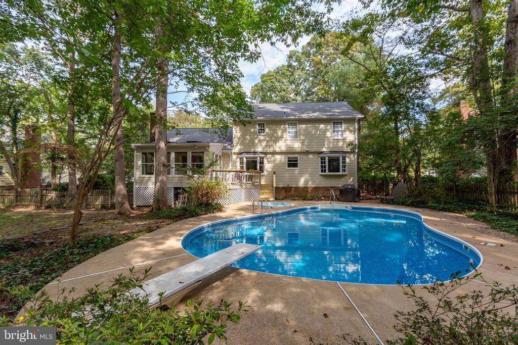 5 MAYFAIR DRIVE