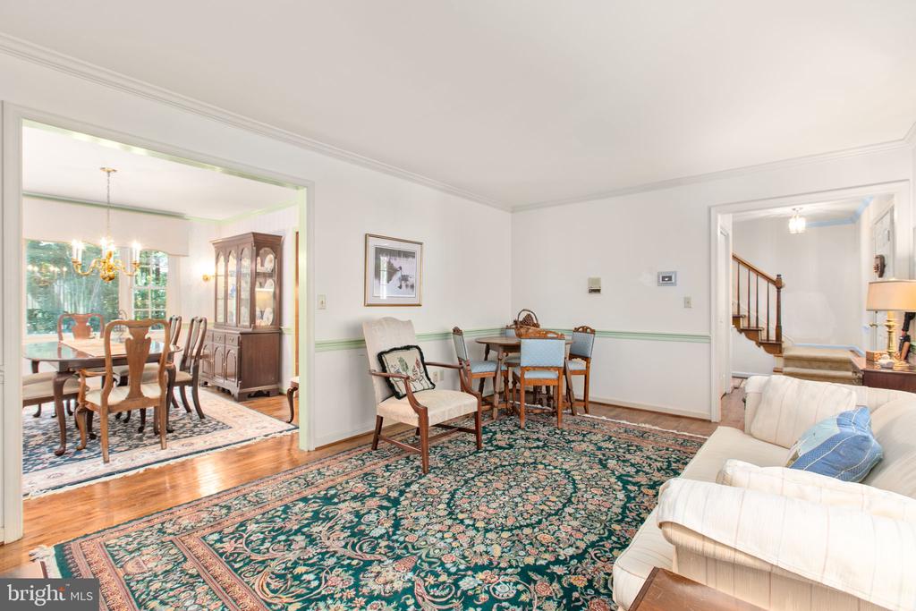 5 MAYFAIR DRIVE