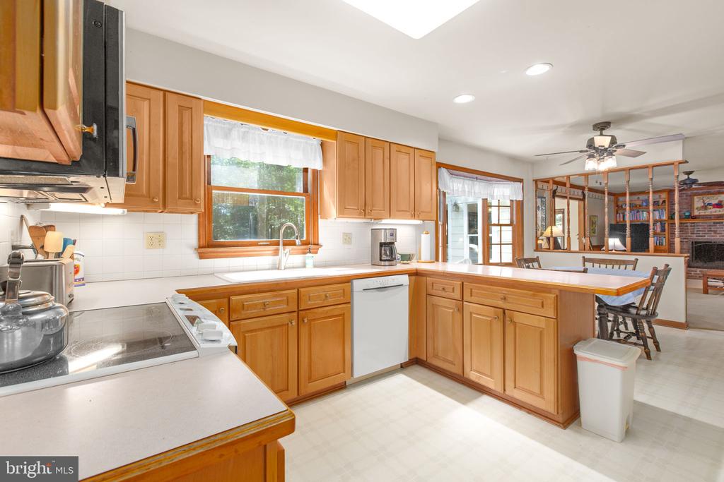5 MAYFAIR DRIVE