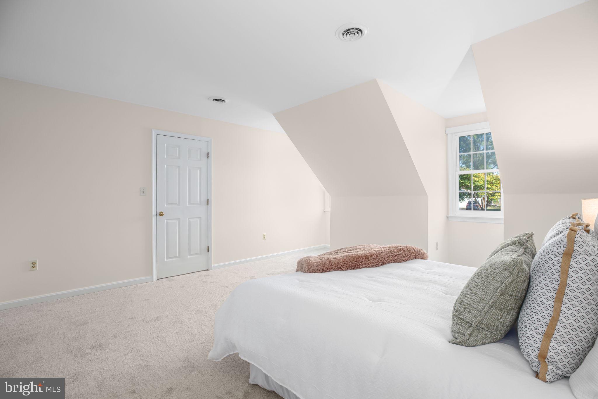 11814 ROOSEVELT ROAD