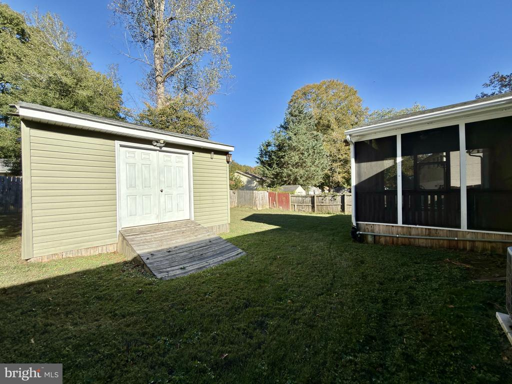 6806 BOB WHITE LANE