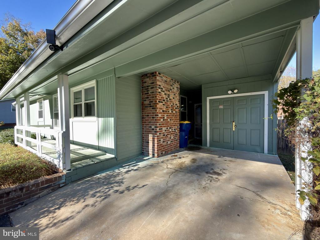 6806 BOB WHITE LANE