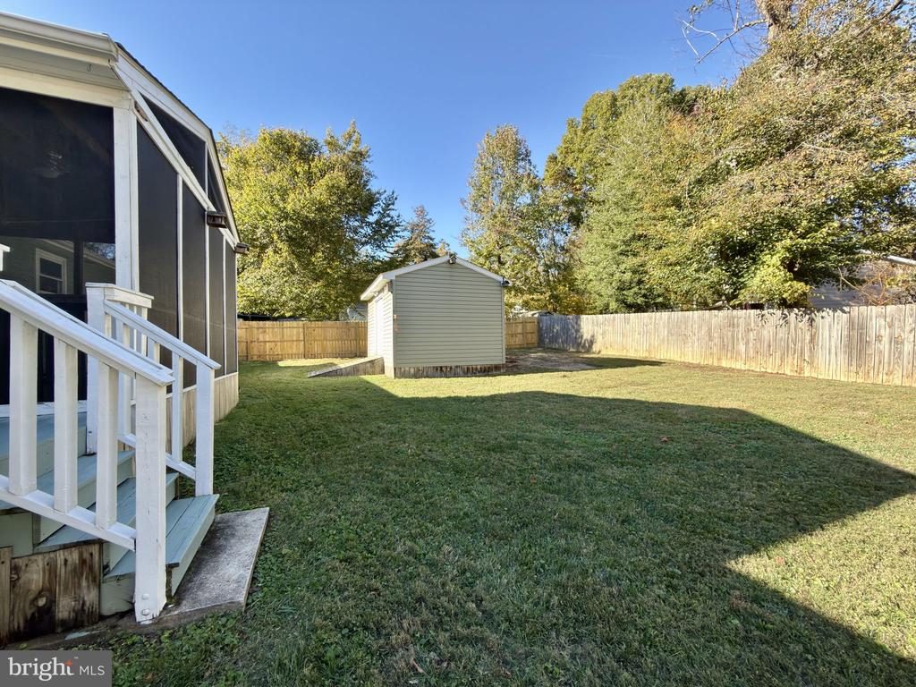 6806 BOB WHITE LANE
