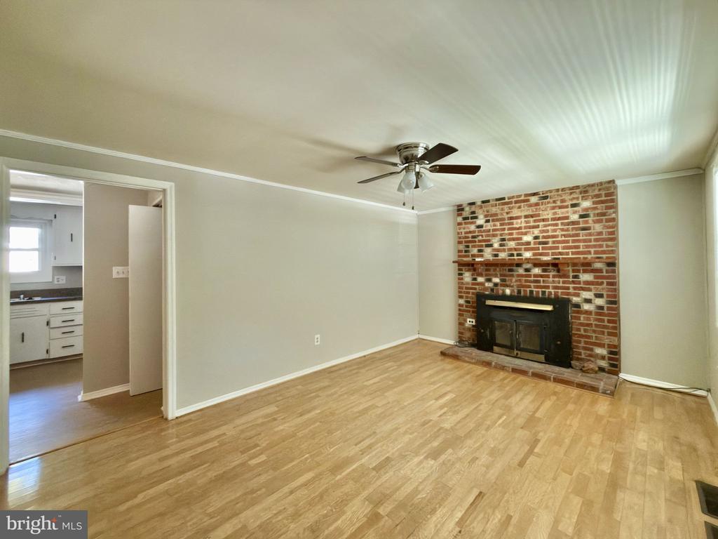 6806 BOB WHITE LANE