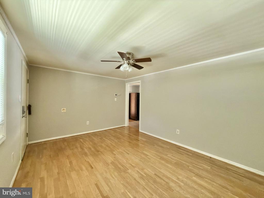 6806 BOB WHITE LANE