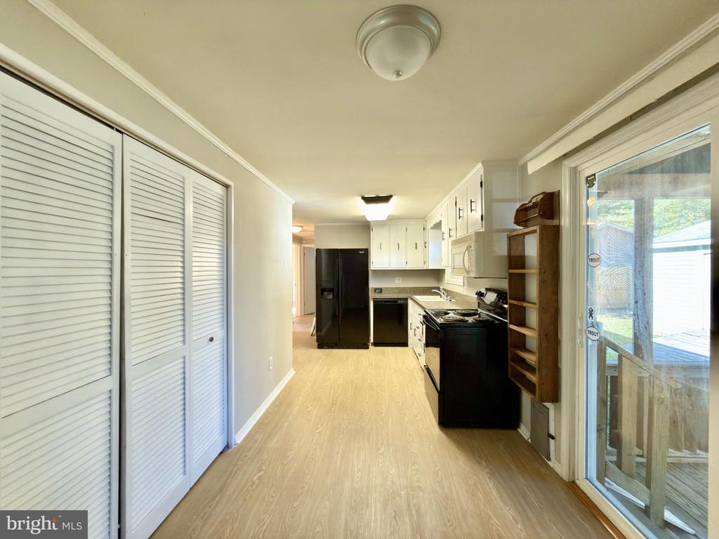 6806 BOB WHITE LANE