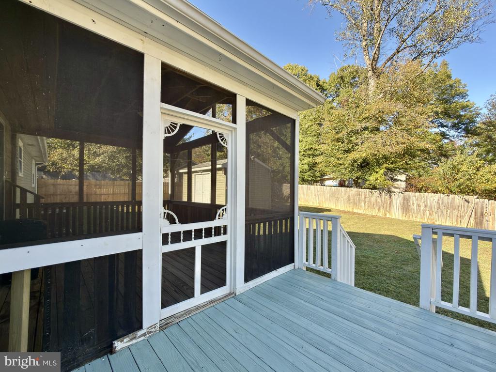 6806 BOB WHITE LANE