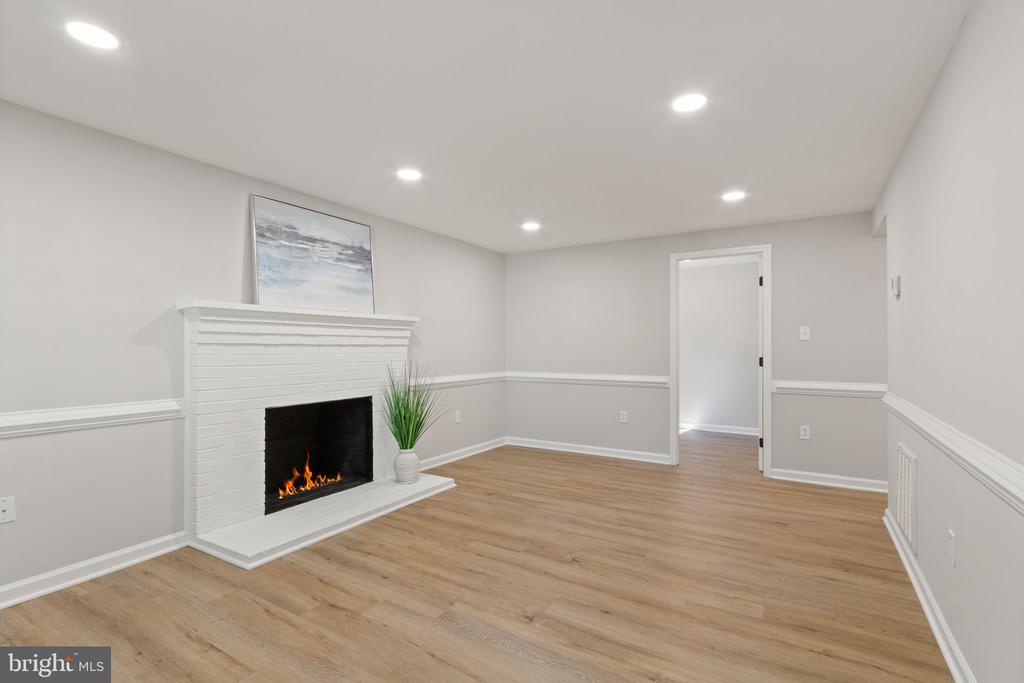 11708 EISENHOWER LANE