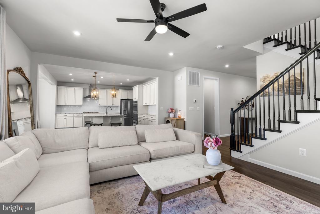 7613 LANGPORT DRIVE