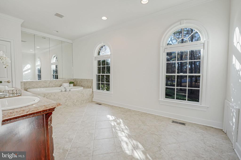 11502 MEADE POINTE