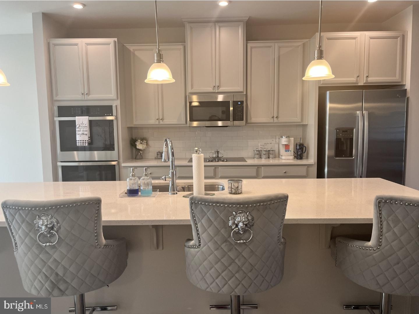 7977 INDEPENDENCE DRIVE