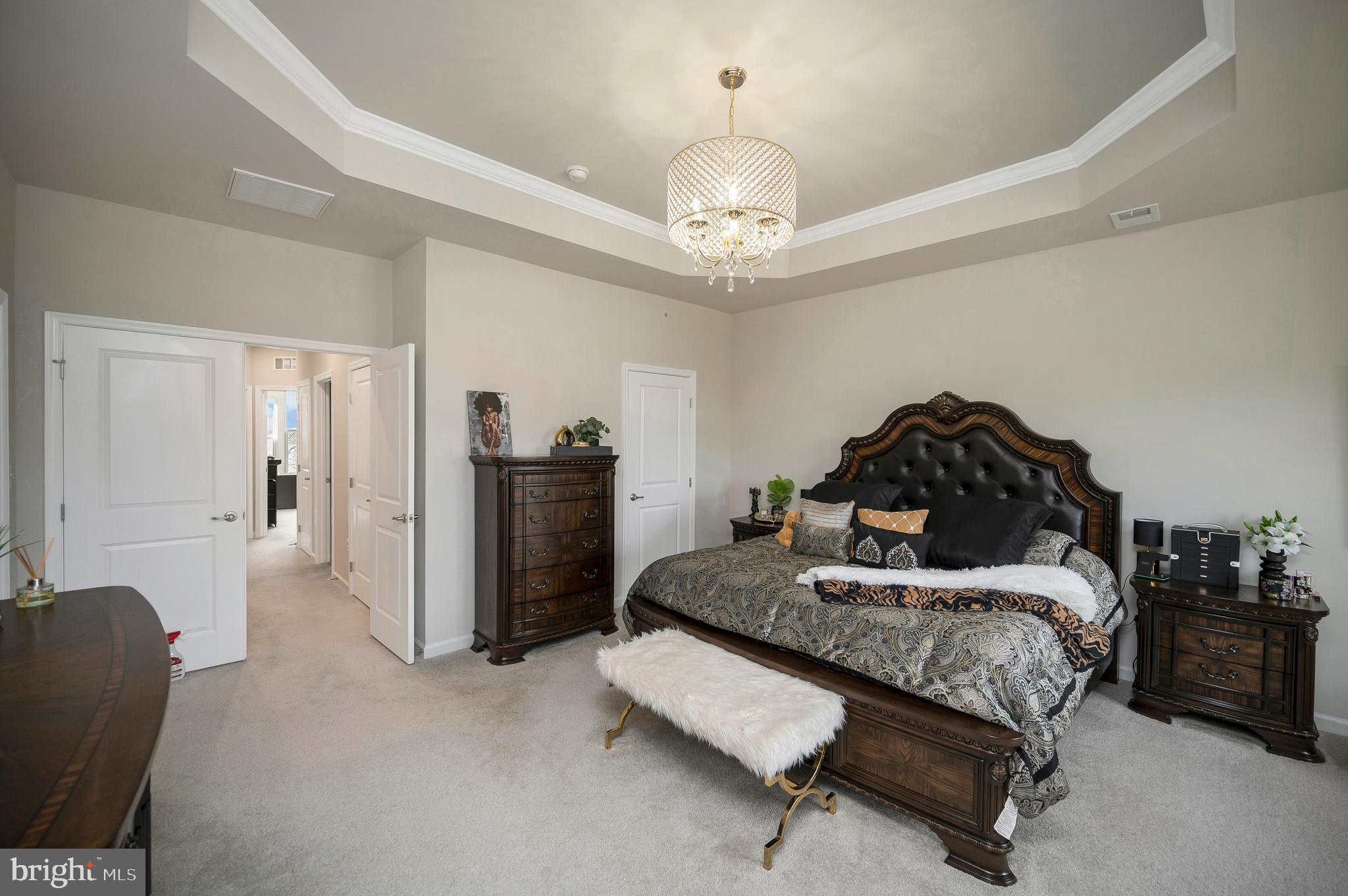 7977 INDEPENDENCE DRIVE