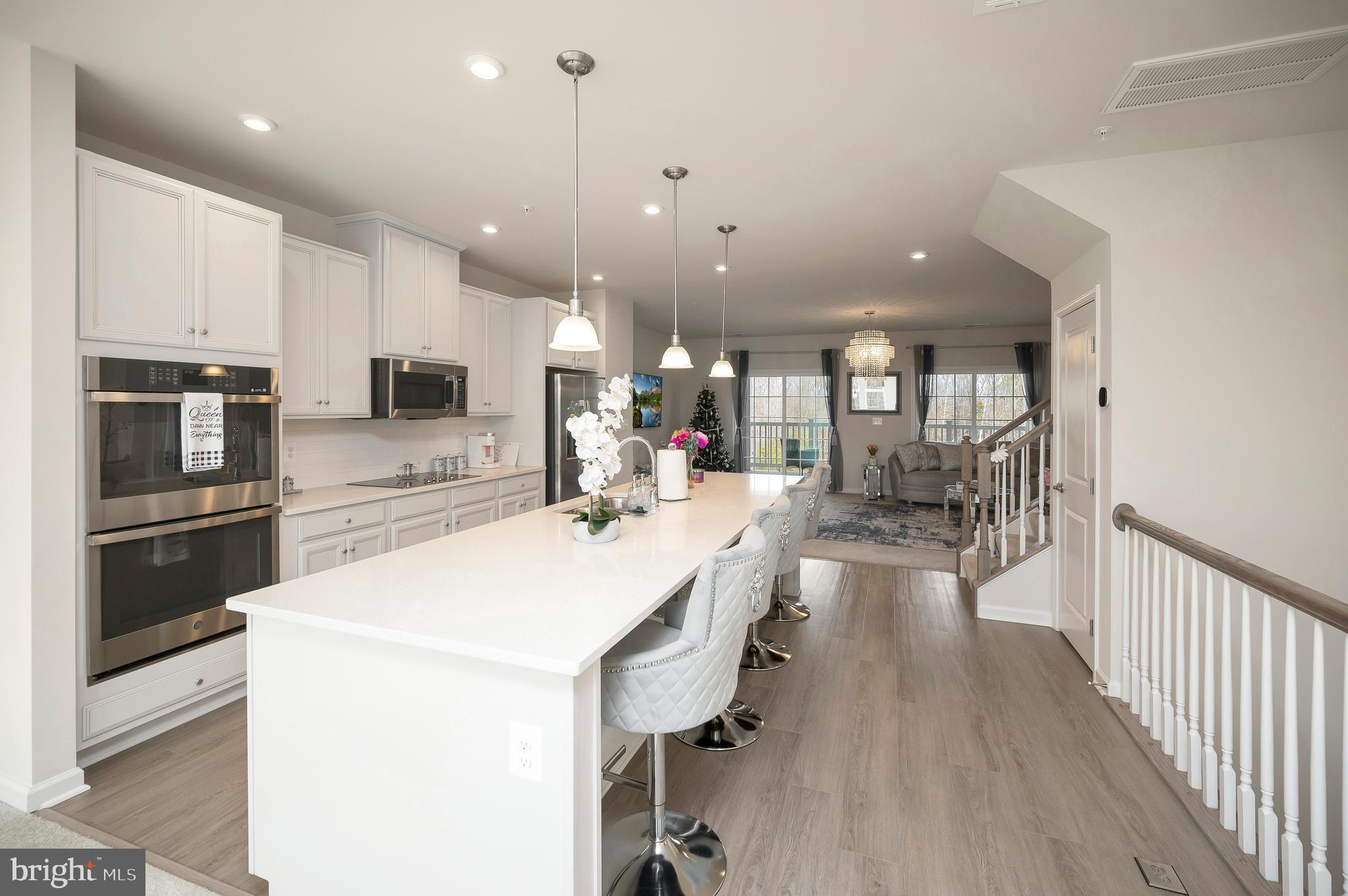 7977 INDEPENDENCE DRIVE