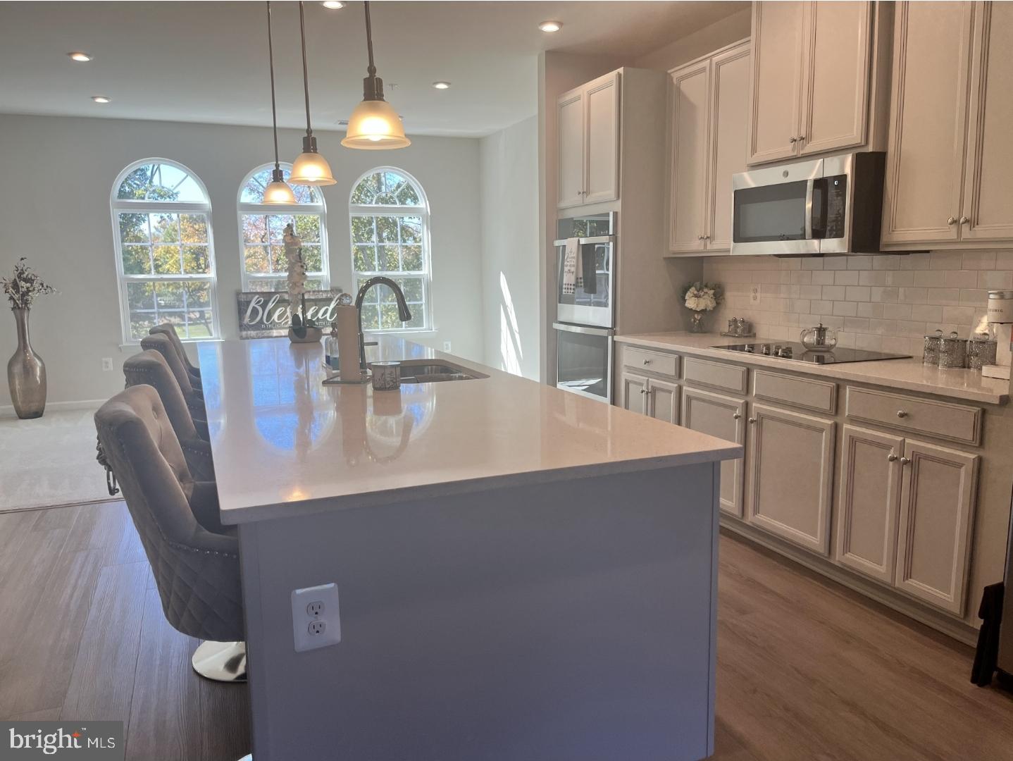 7977 INDEPENDENCE DRIVE