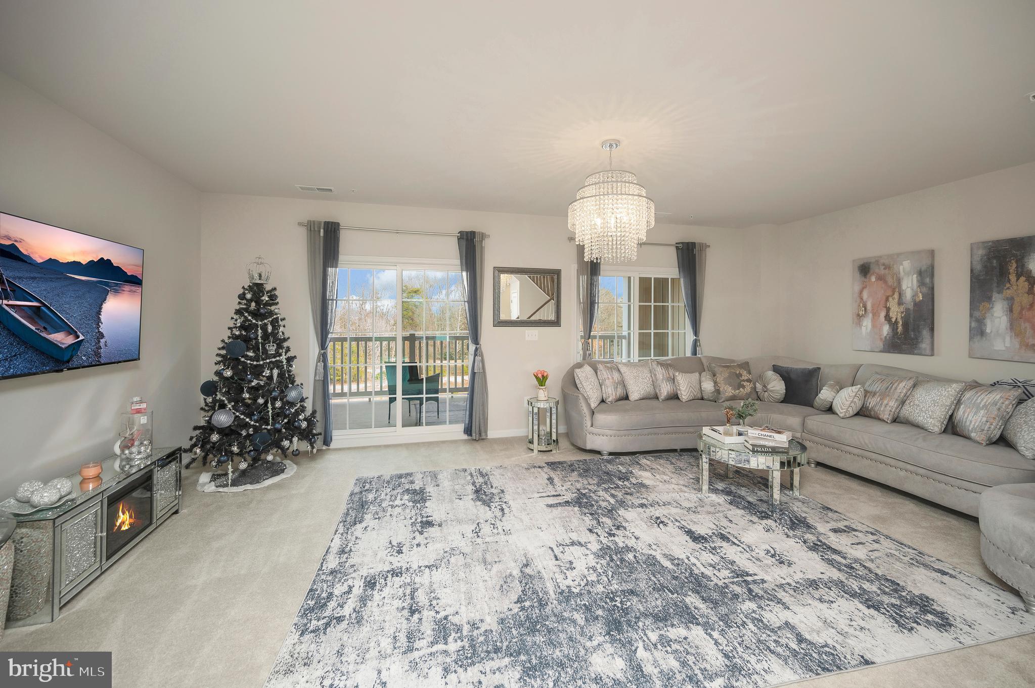 7977 INDEPENDENCE DRIVE