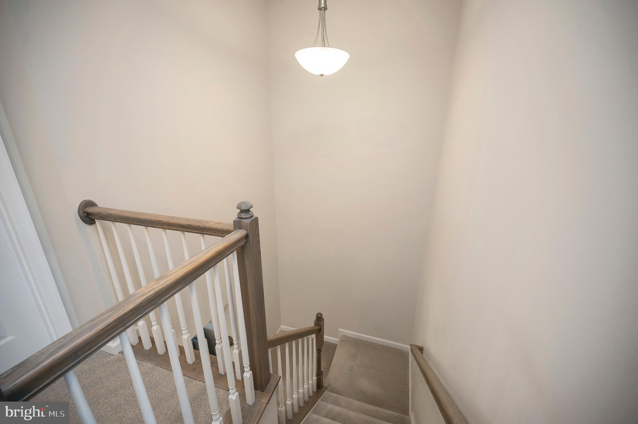 7977 INDEPENDENCE DRIVE