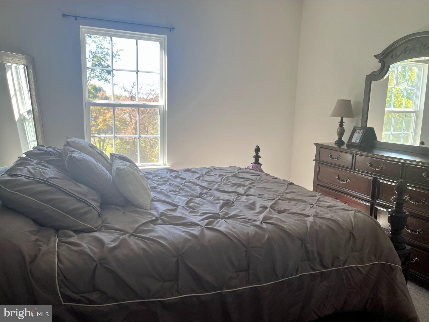 7977 INDEPENDENCE DRIVE