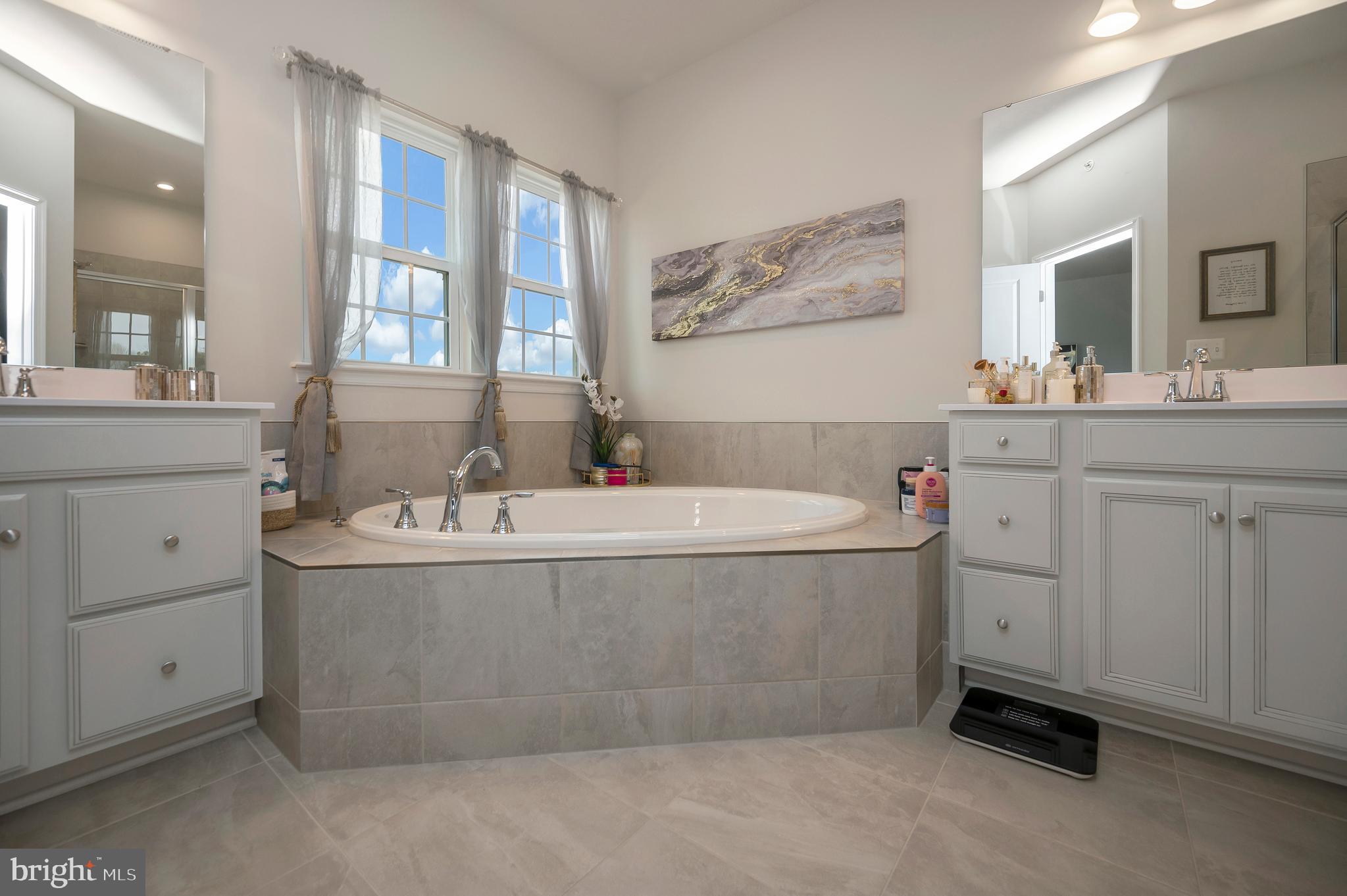 7977 INDEPENDENCE DRIVE