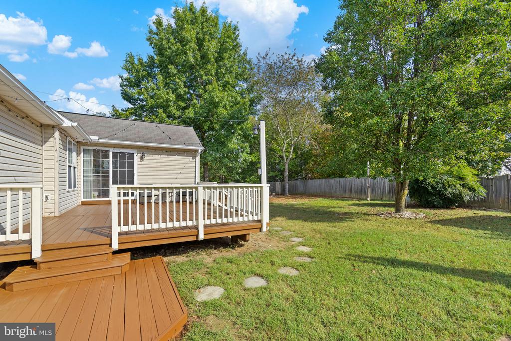 8711 FOREST GLEN CIRCLE