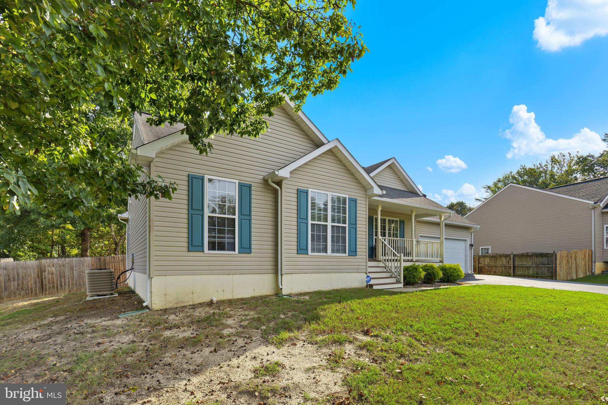 8711 FOREST GLEN CIRCLE