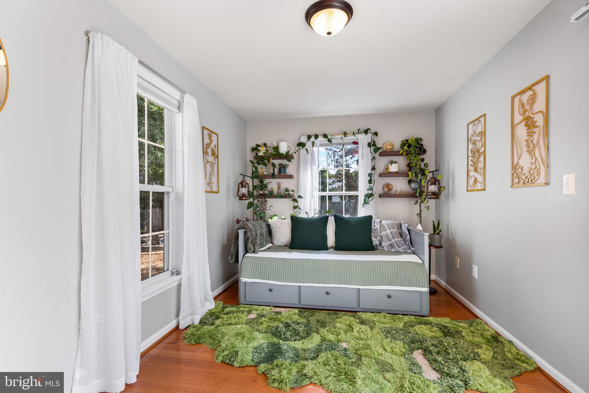 8711 FOREST GLEN CIRCLE