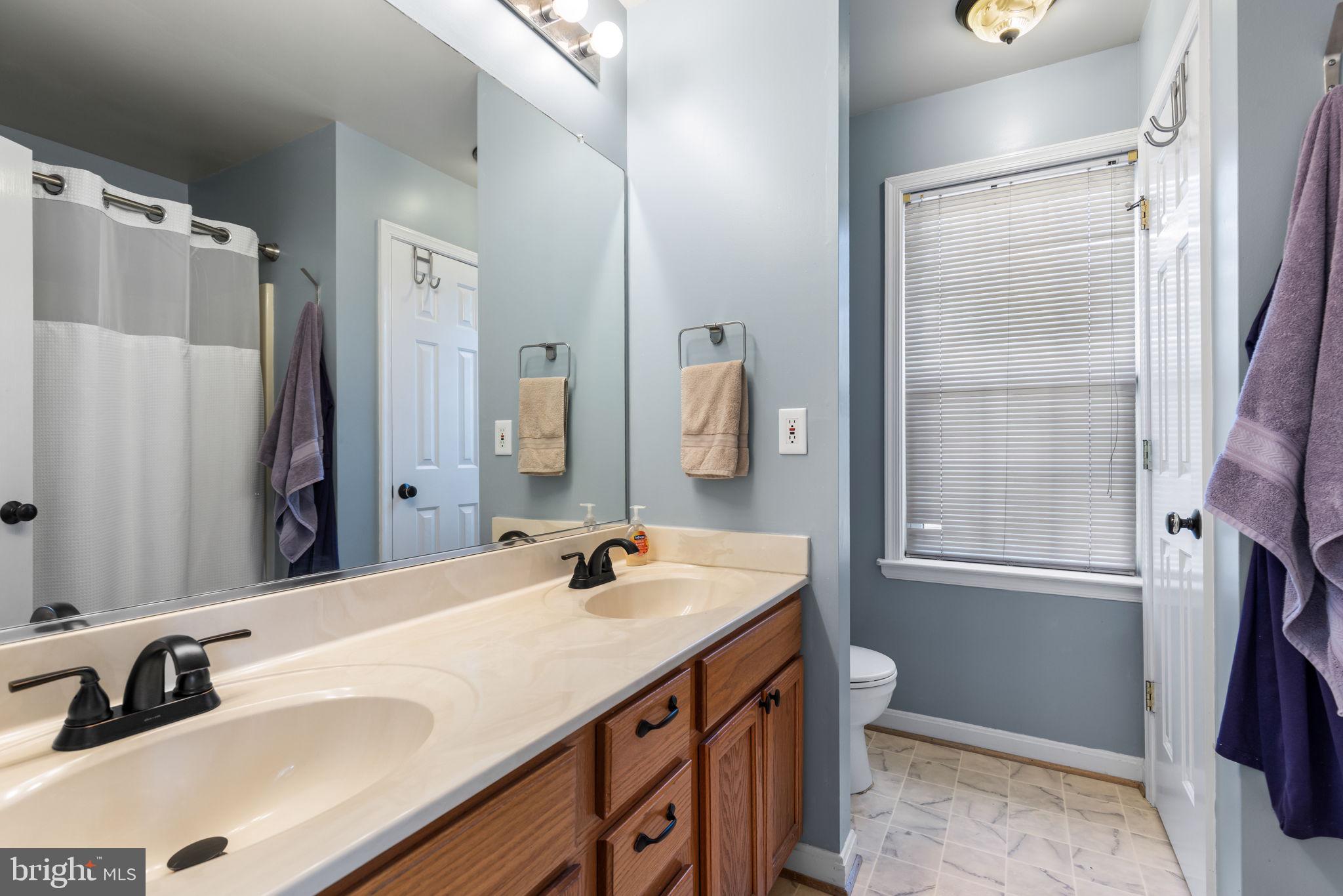 8711 FOREST GLEN CIRCLE