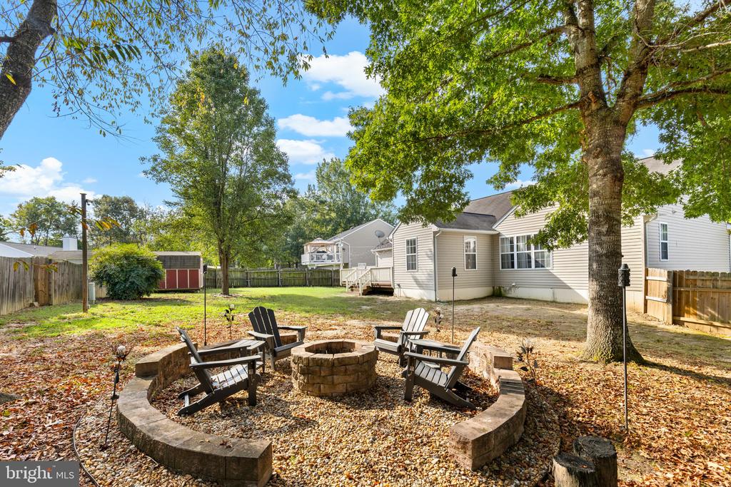 8711 FOREST GLEN CIRCLE