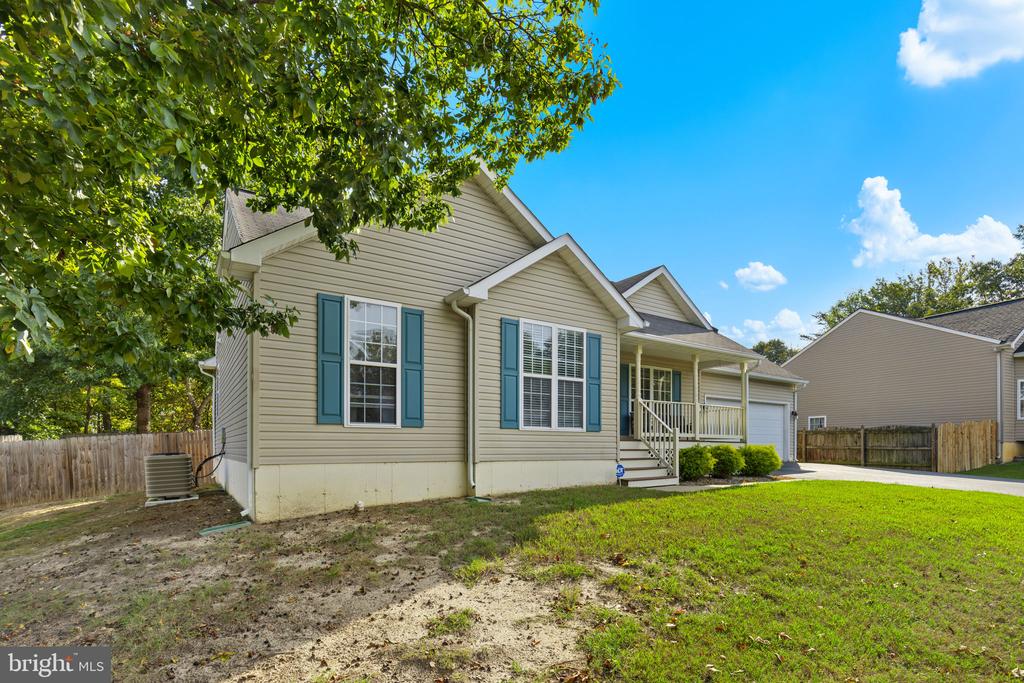 8711 FOREST GLEN CIRCLE