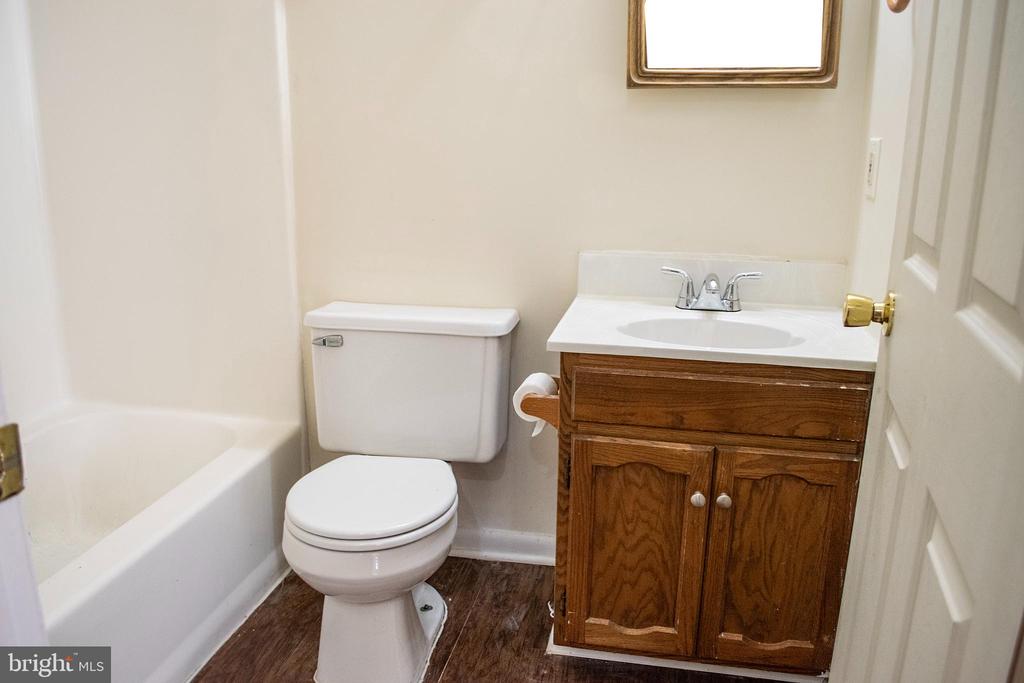 5116 COTTONWOOD COURT