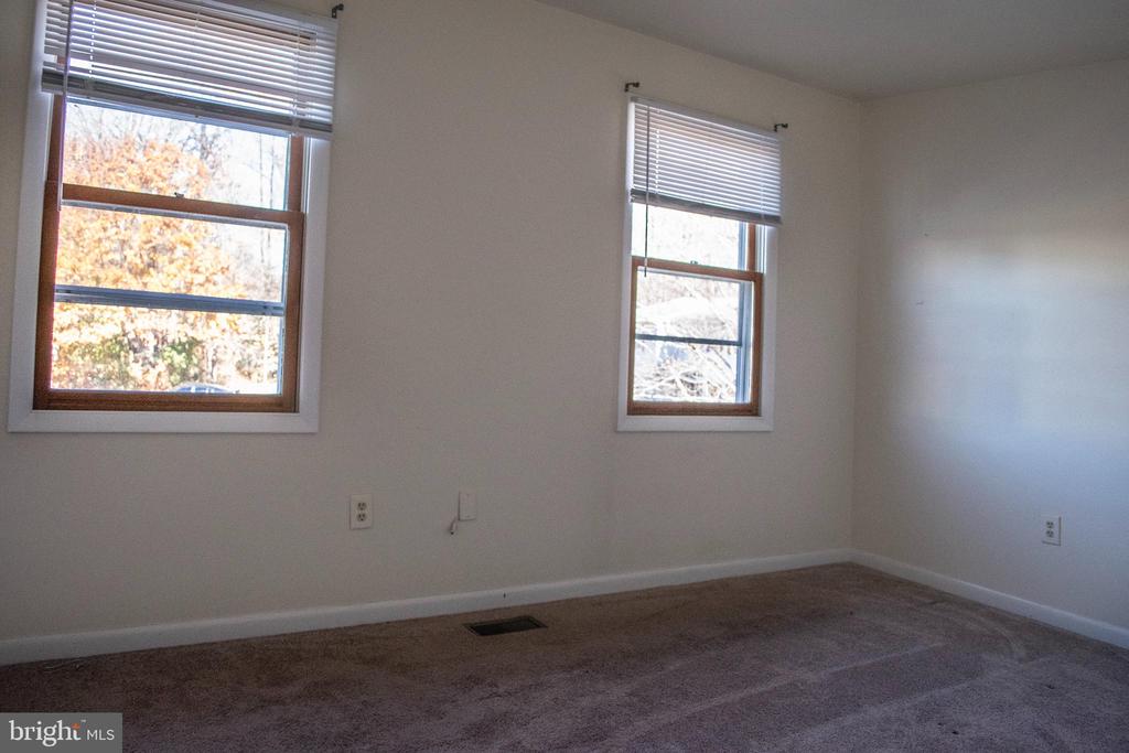5116 COTTONWOOD COURT
