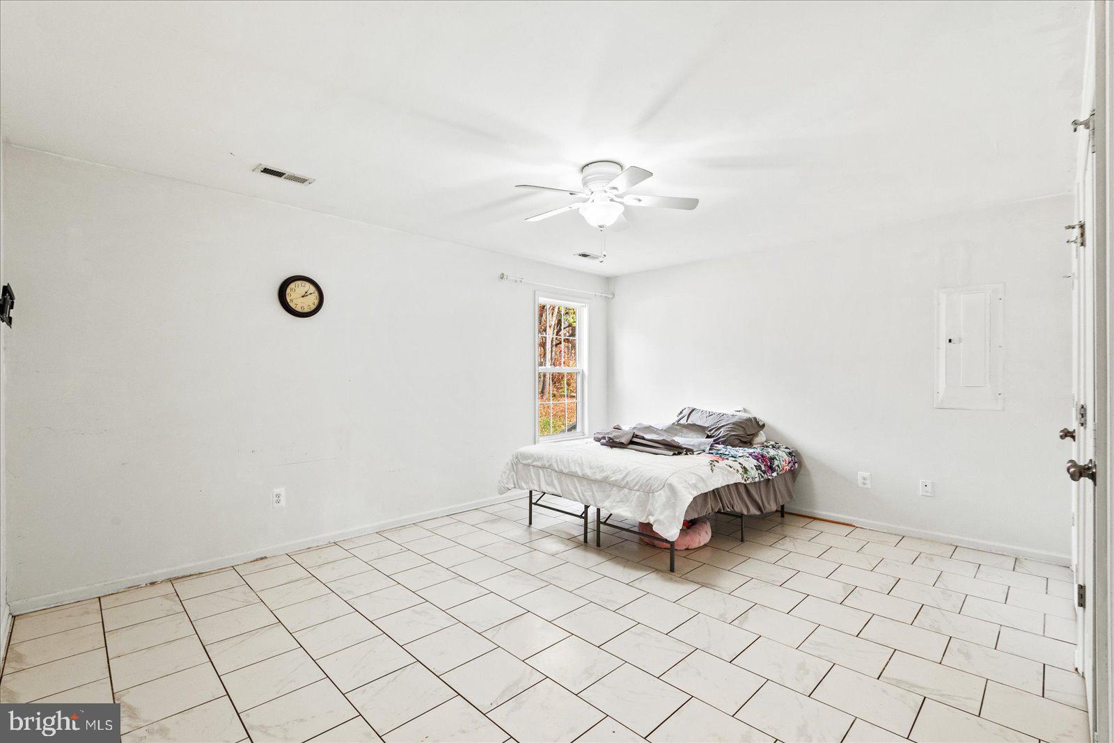 9617 THOUSAND OAKS LANE