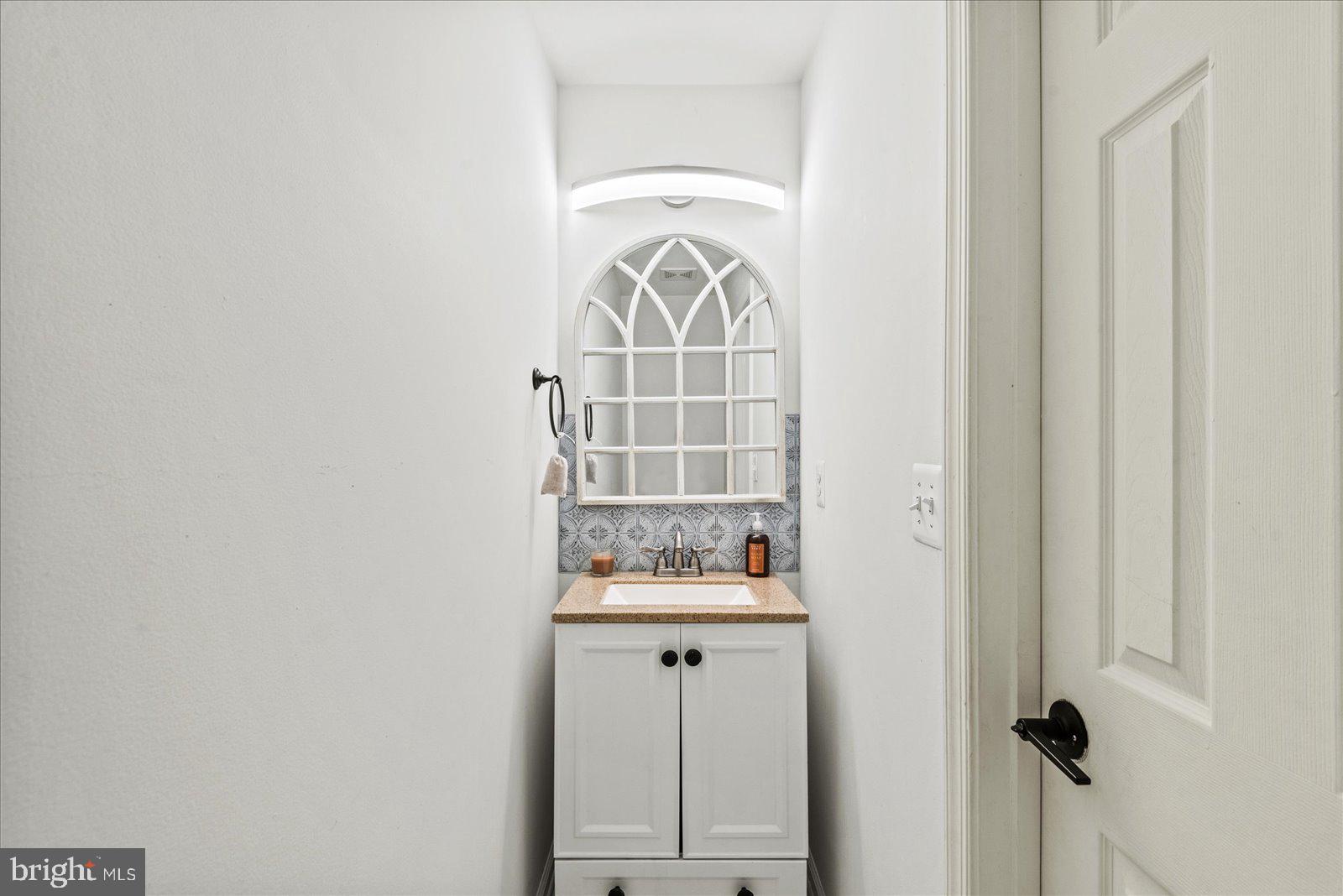 9617 THOUSAND OAKS LANE