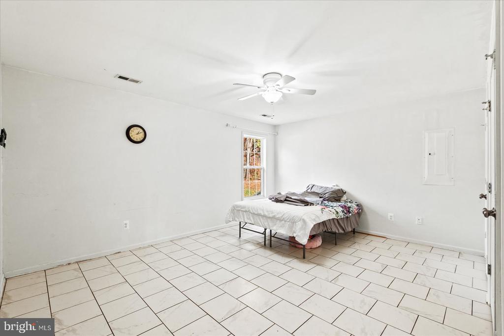 9617 THOUSAND OAKS LANE
