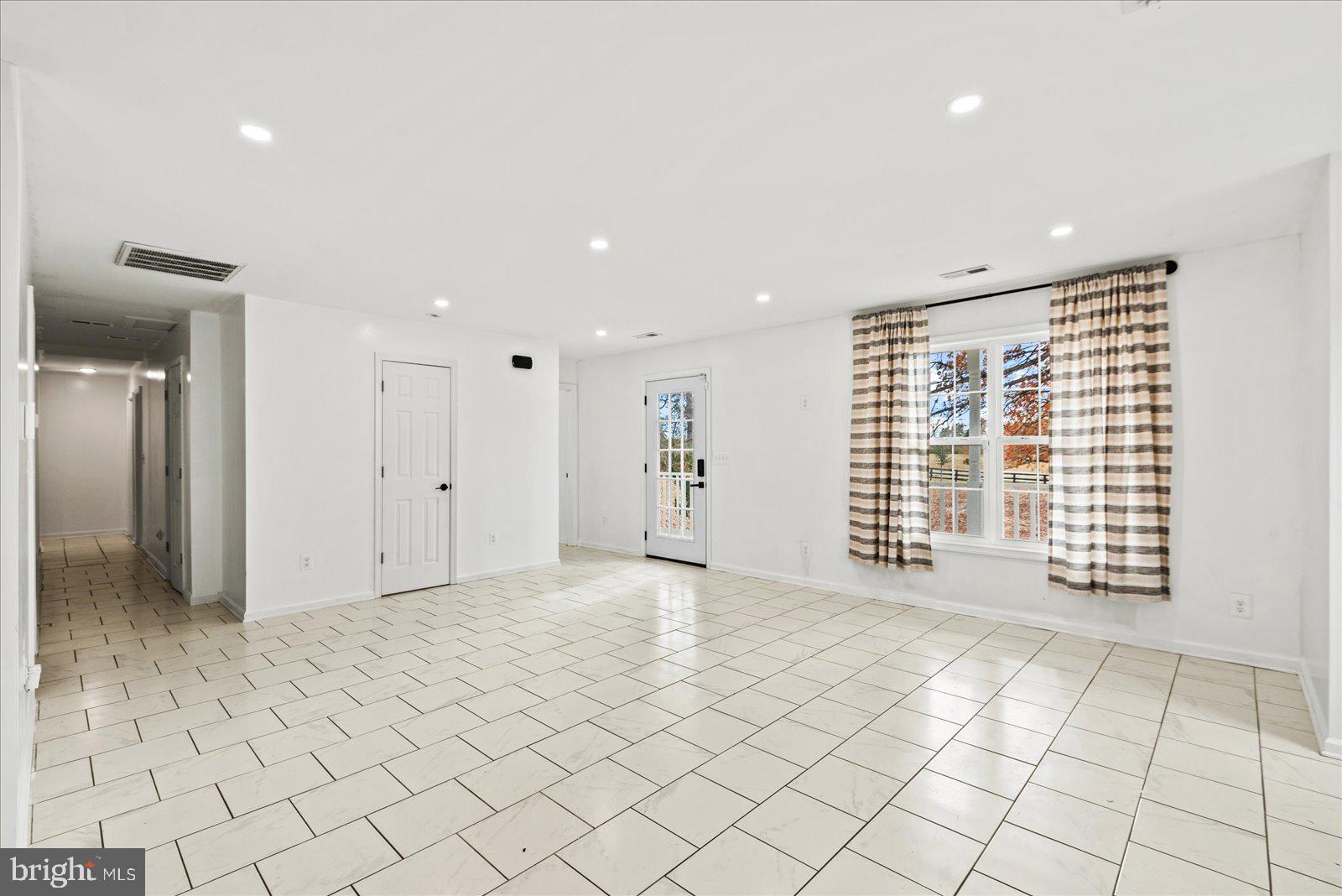 9617 THOUSAND OAKS LANE