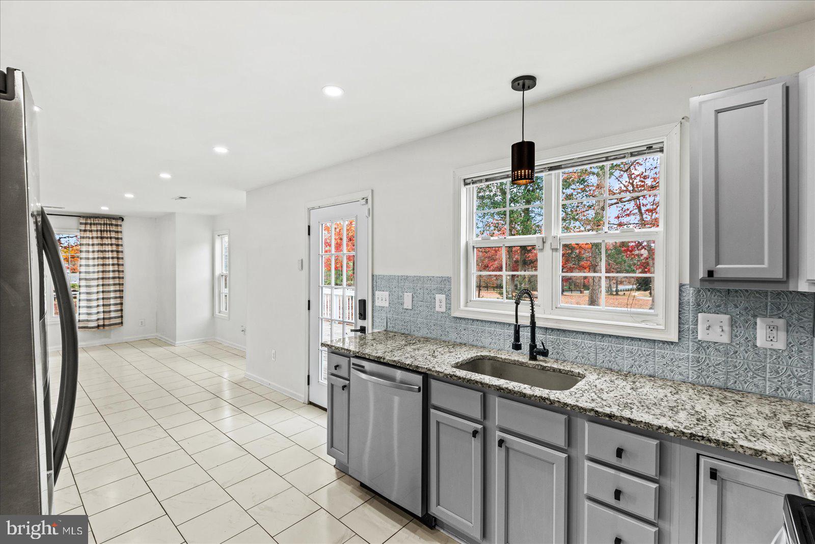 9617 THOUSAND OAKS LANE