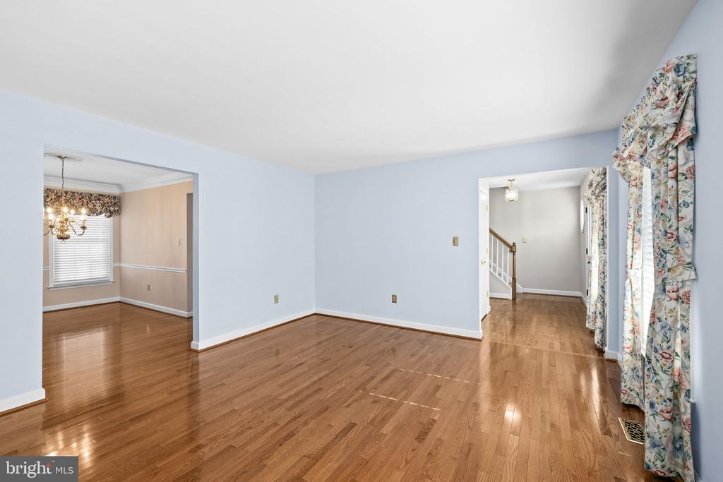 7909 WESTBURY MANOR DRIVE