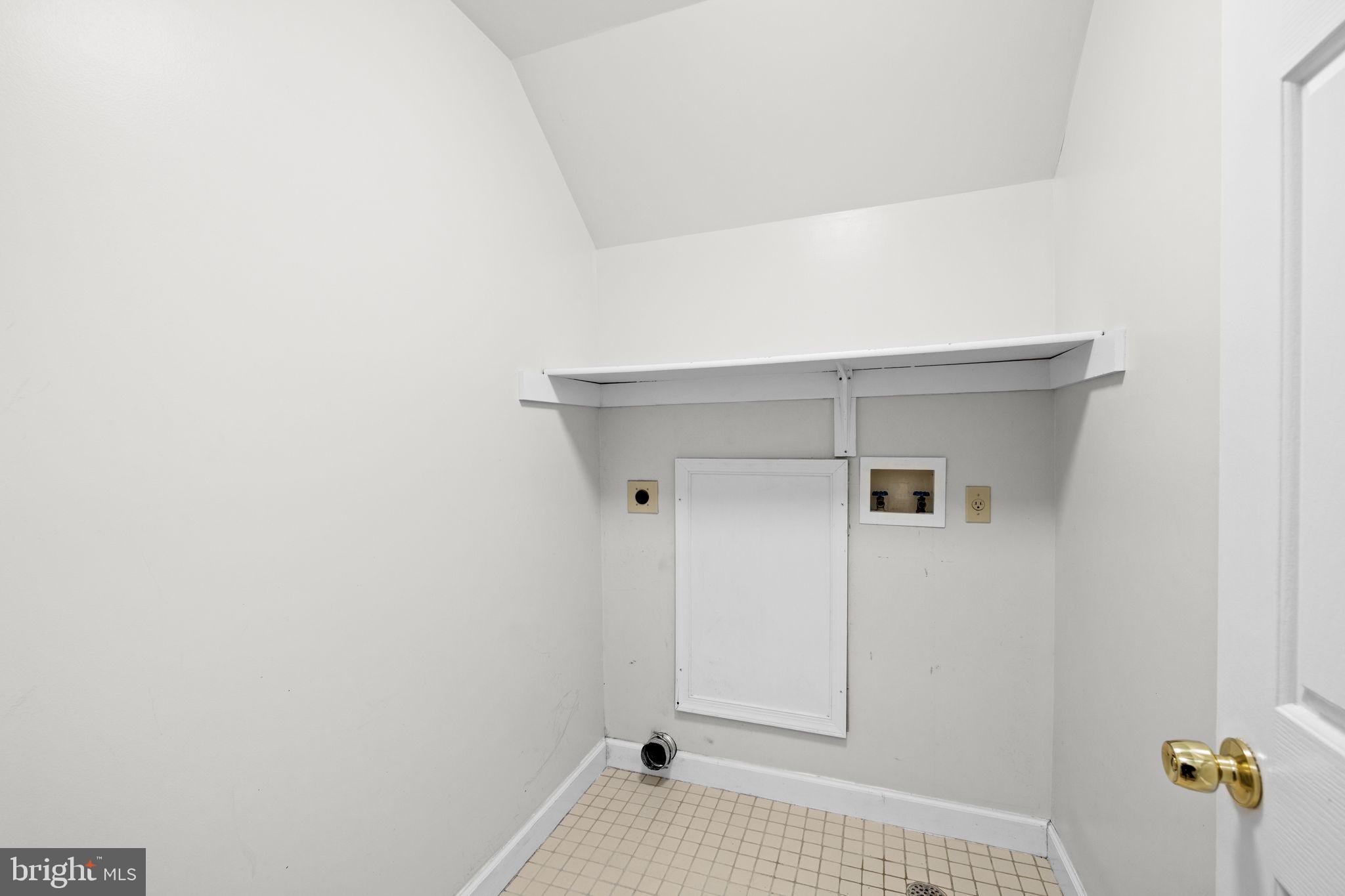 7909 WESTBURY MANOR DRIVE