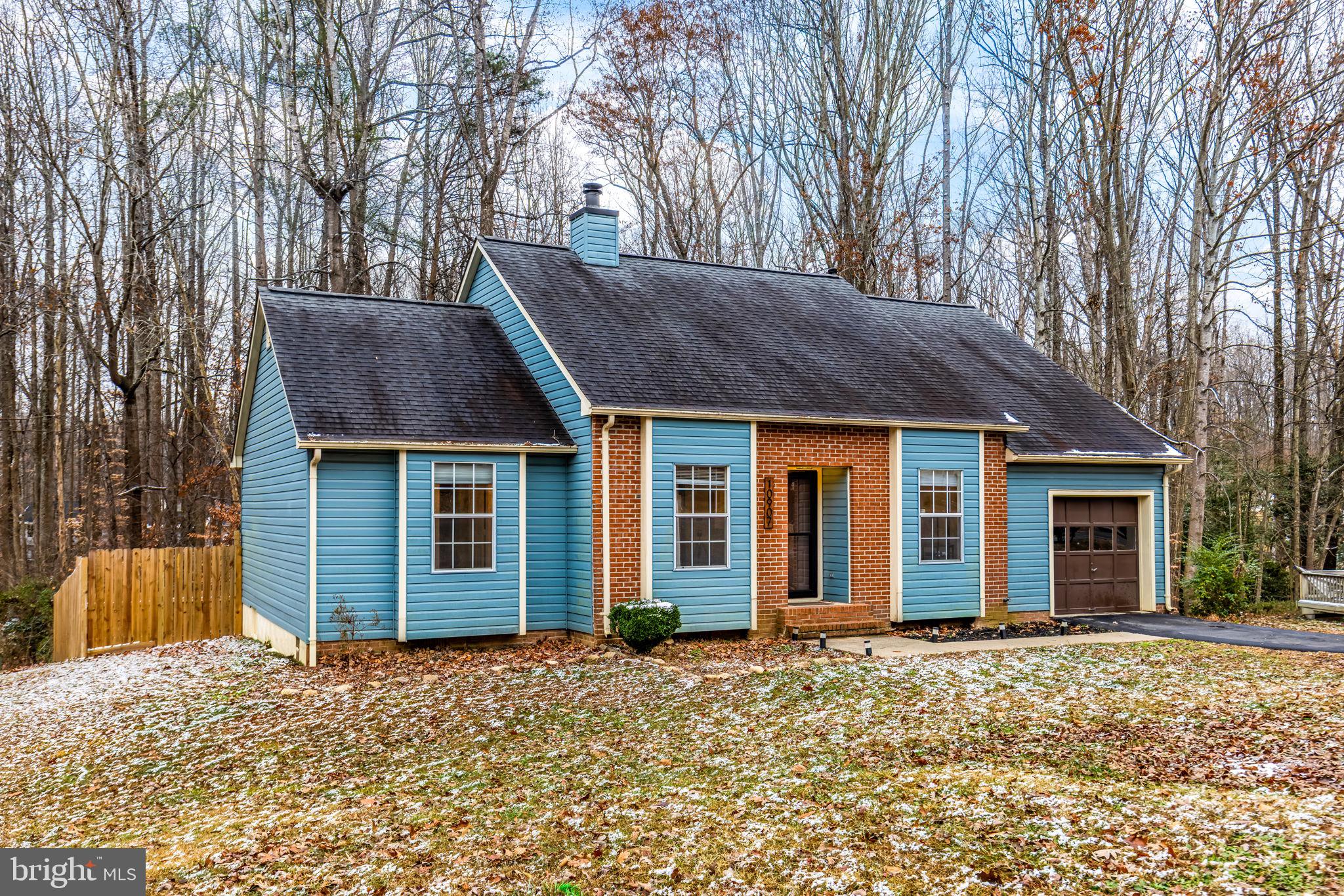 10907 CRESTWOOD DRIVE