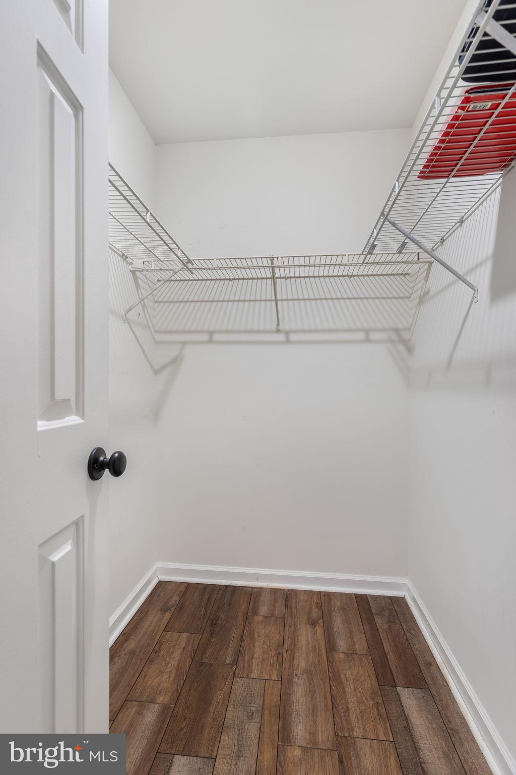 10907 CRESTWOOD DRIVE