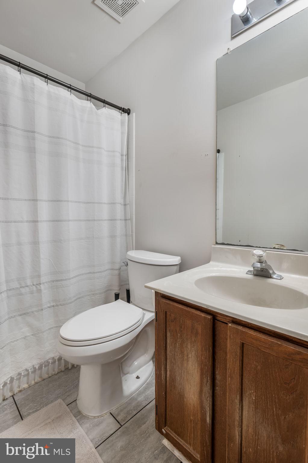 10907 CRESTWOOD DRIVE