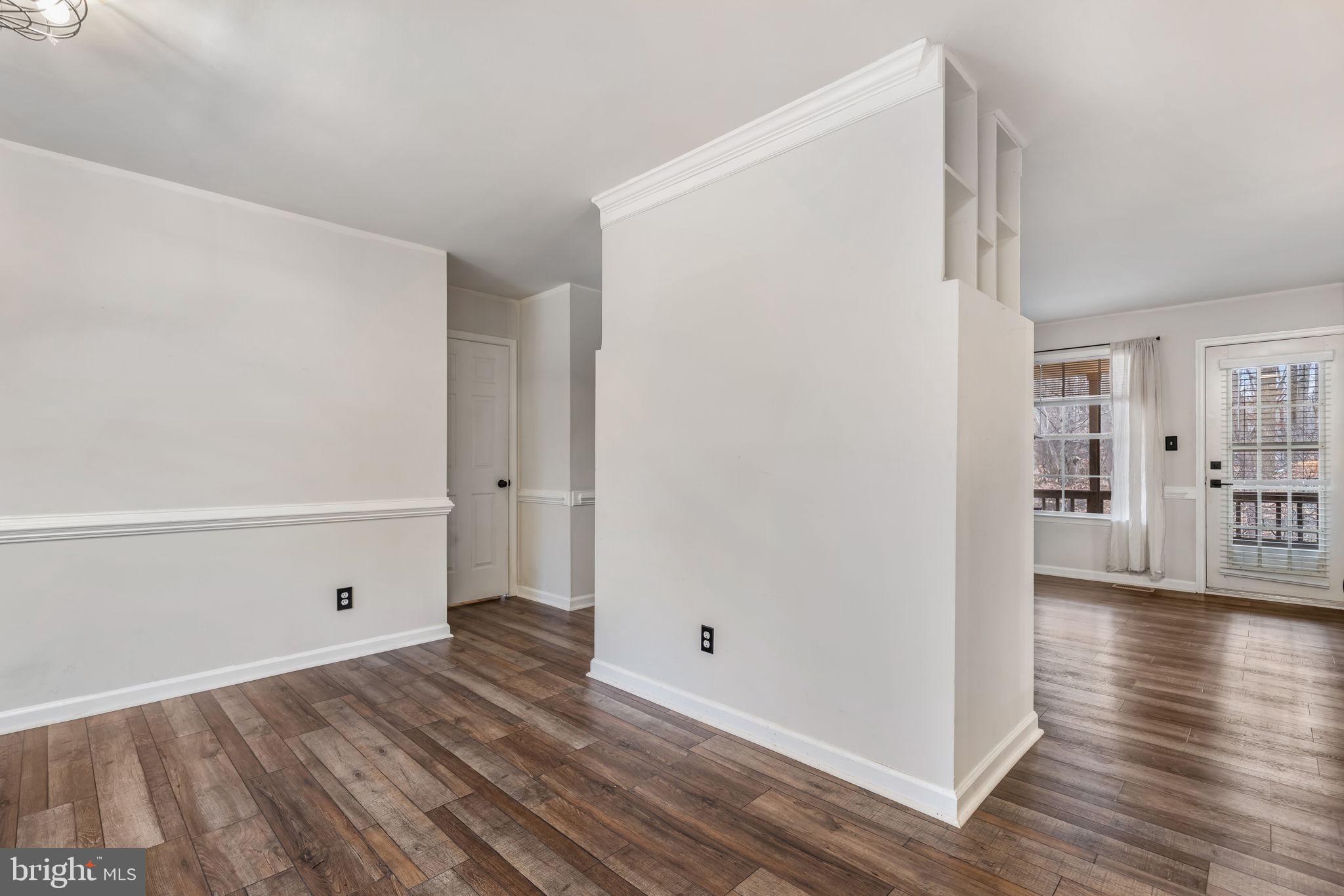 10907 CRESTWOOD DRIVE