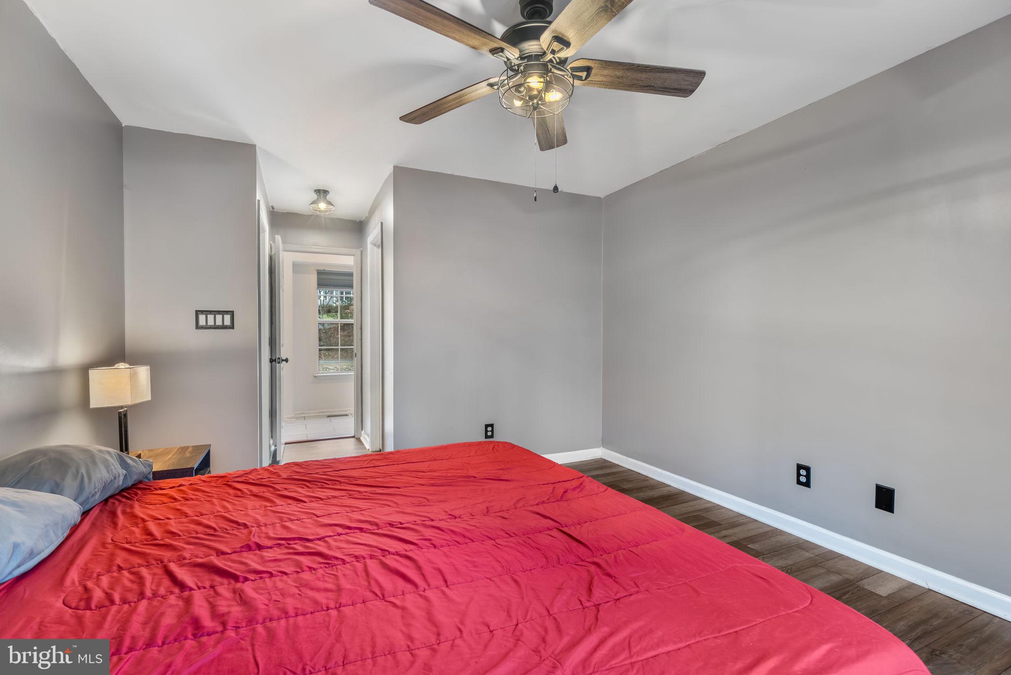 10907 CRESTWOOD DRIVE