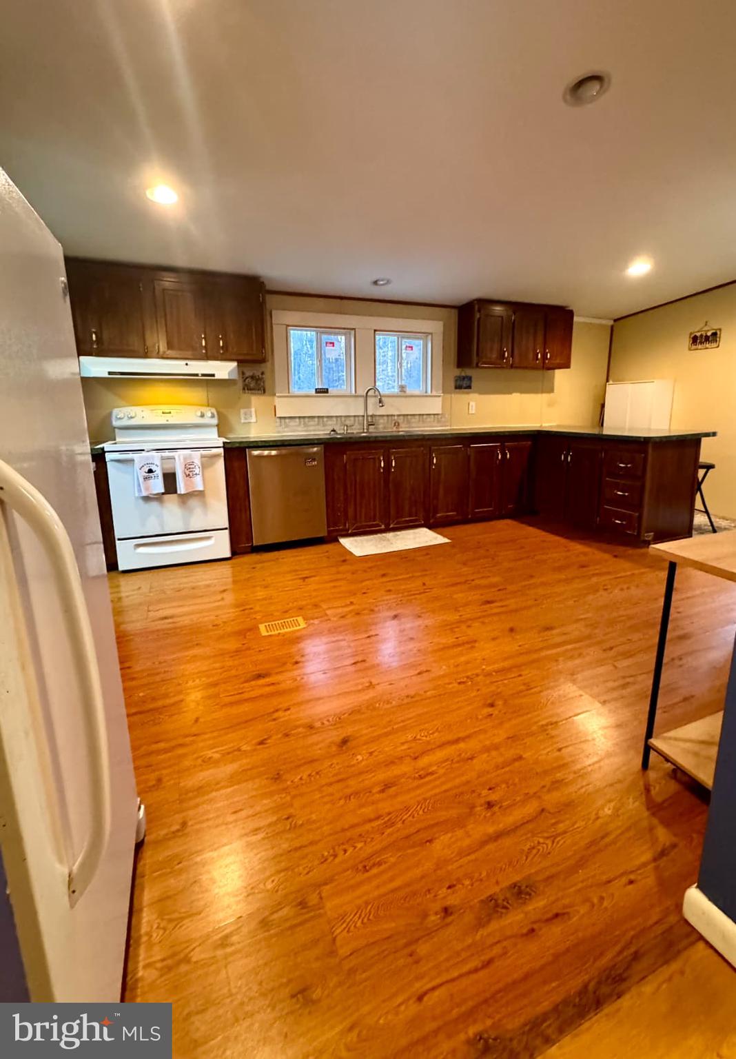 3300 DANBURY CIRCLE